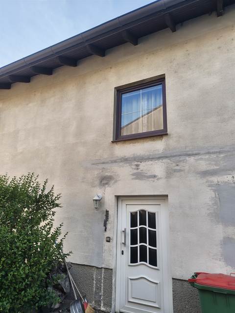 Hauszugang mit Eingangstüre