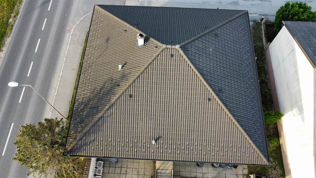 Drohnenaufnahme: komplett erneuertes Dach
