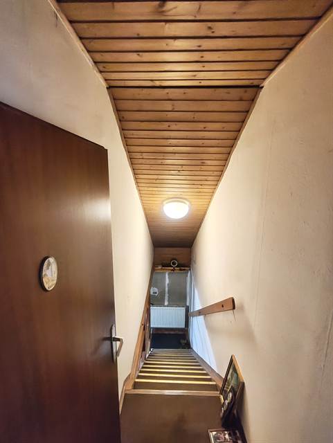 Treppe ins Untergeschoss