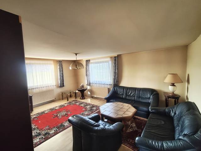 Großes Wohnzimmer (27,3 m²)
