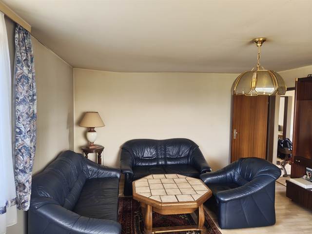 Großes Wohnzimmer (27,3 m²)